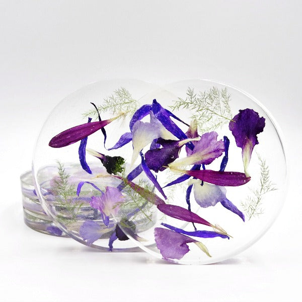 Resin Coasters made can be made with memorial flowers, funeral flowers, wedding flowers ... The possibilities are endless.