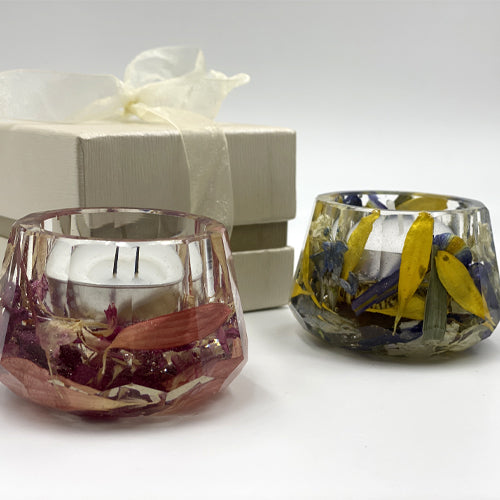 3 Pretty Ways to Display Preserved Flowers and Dried Roses at Home