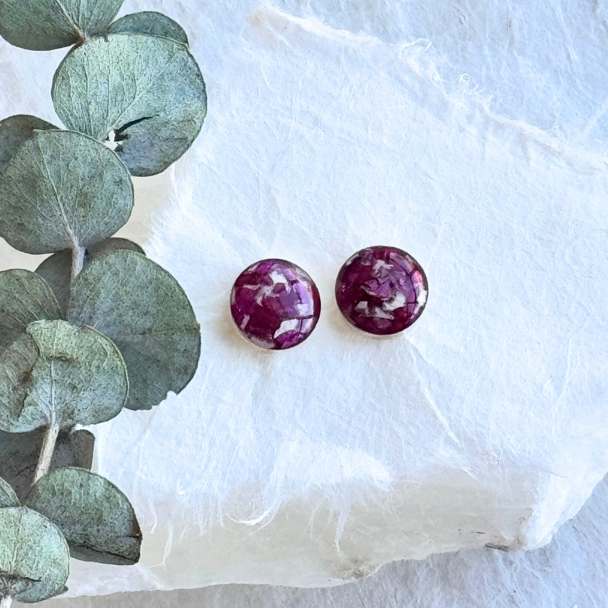 Preserved funeral flowers transformed into jewelry