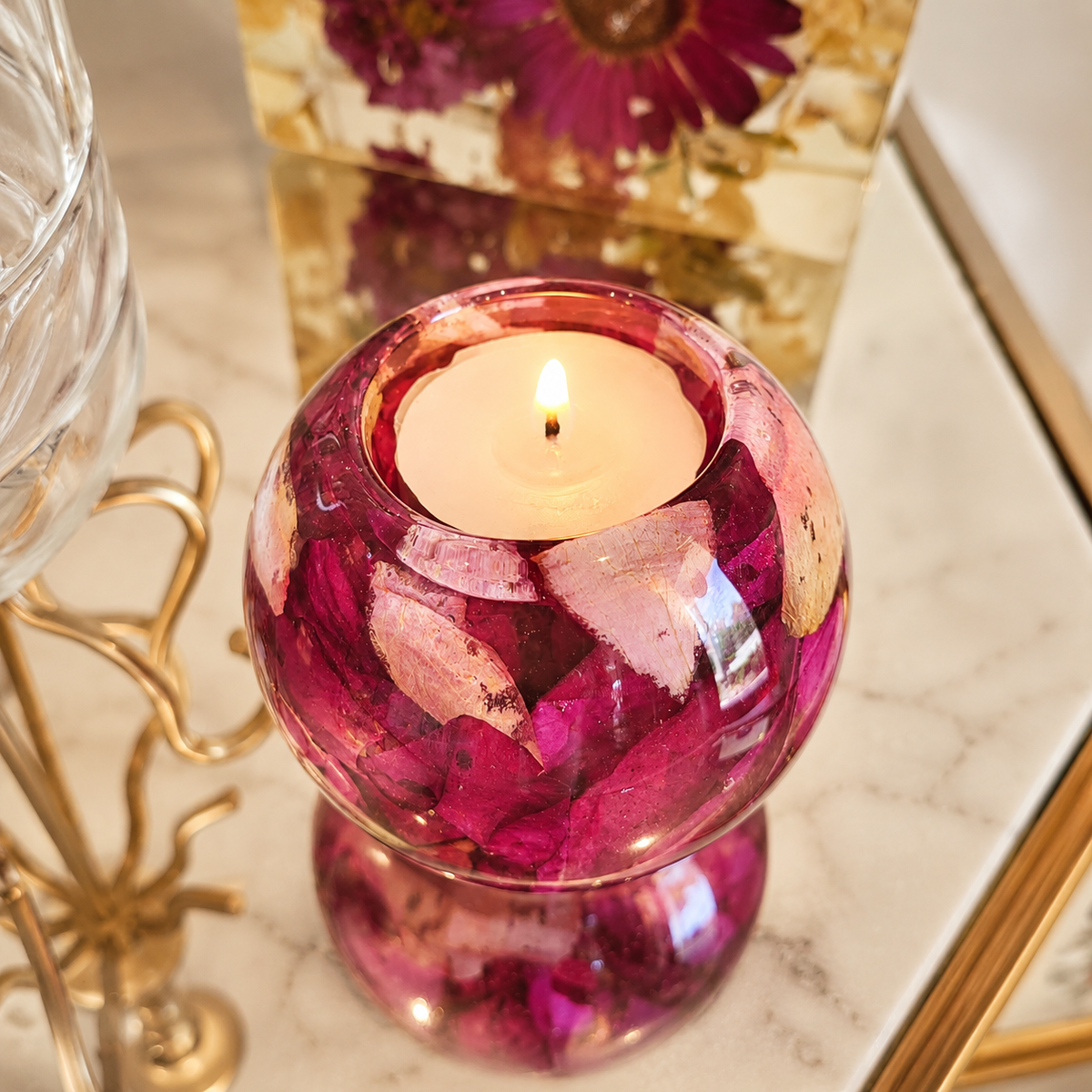 Floral Tealight Candle Holder – Resin Keepsake with Preserved Flowers