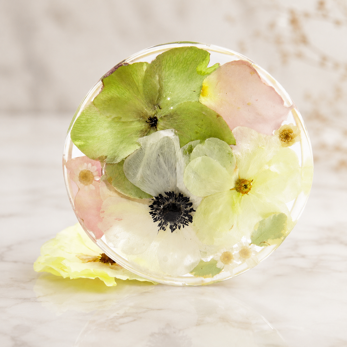 Resin Pressed Flower Round Paperweight