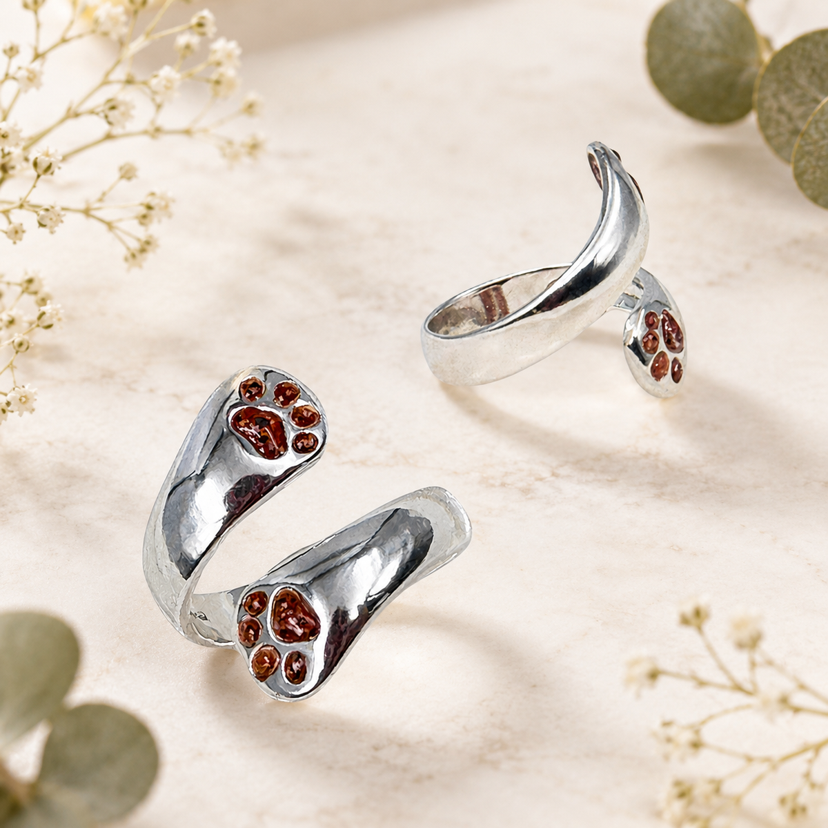 Forever Pawprint – Pet Memorial Ash Ring