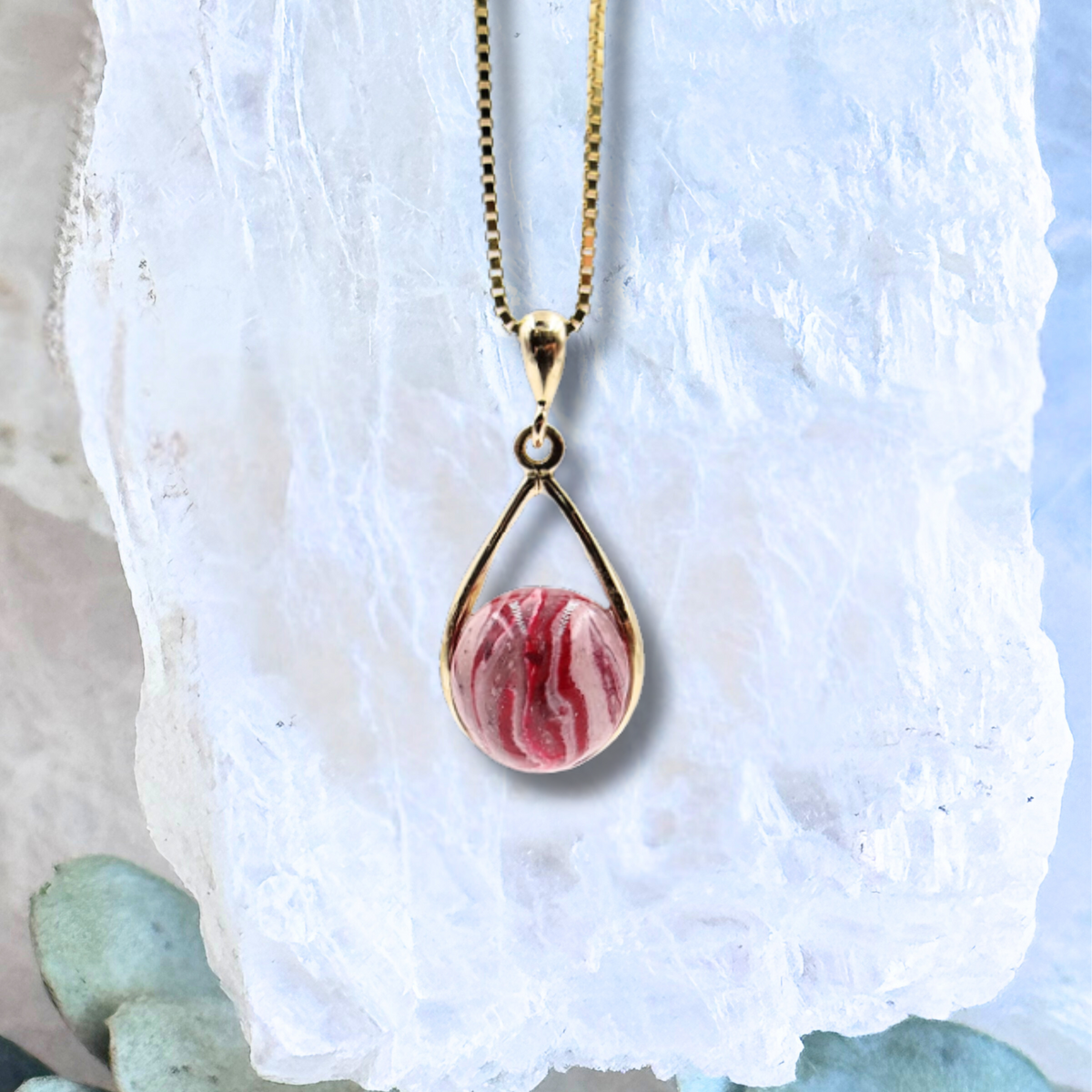 Solid 14K gold Golden Bloom Pendant with preserved flowers, paired with an 18-inch gold-plated chain.
