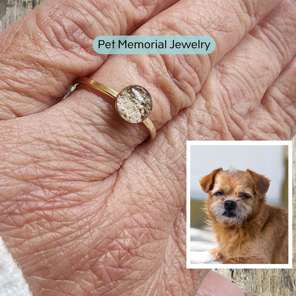 Pet memorial ring – Petite Eternity keepsake ring holding ashes as a tribute to beloved pets