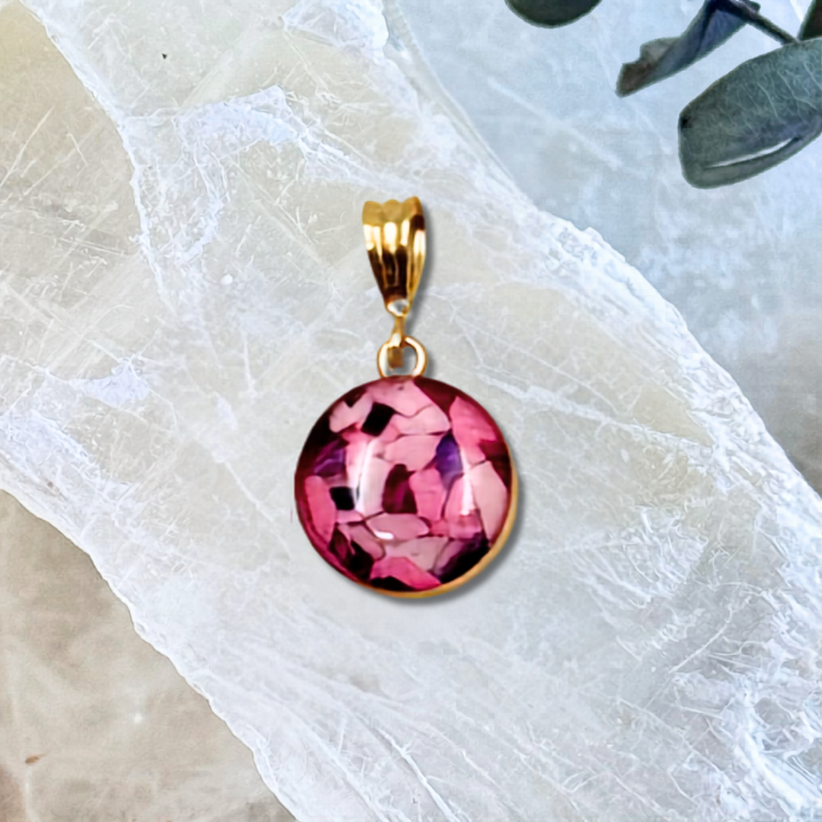 Timeless Blossom Pendant with pink preserved flowers and gold finish