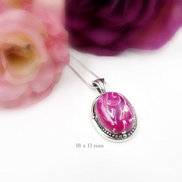 Ellie Oval Necklace Pendant