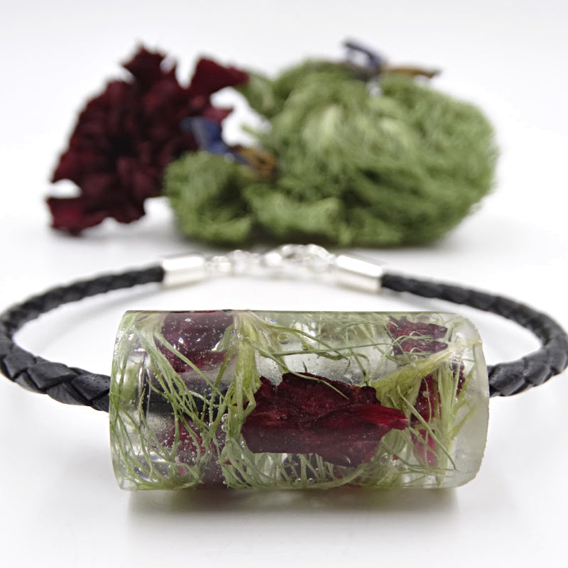 Leather bracelet made with dried flower petals, memorial bracelet, wedding flower bracelet 