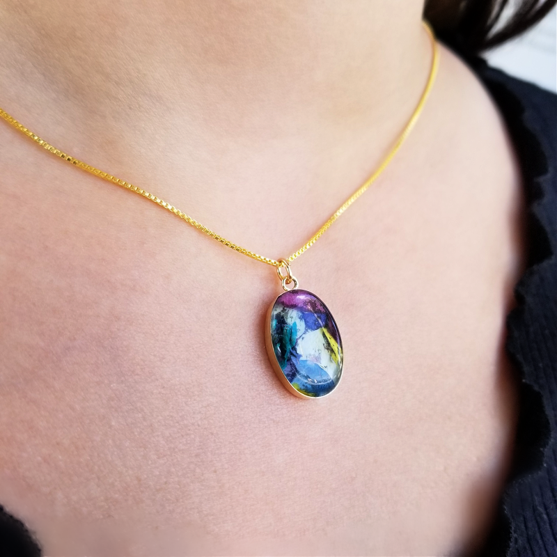 Resin Classic Oval Gold Pendant - Memorial